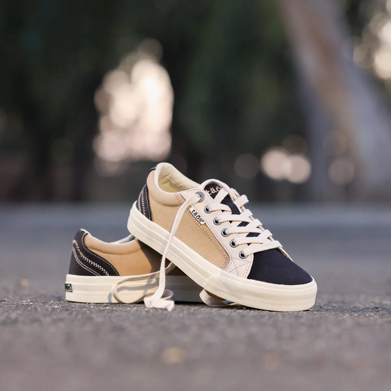 Women's Taos Plim Soul Black/Tan Multi Canvas